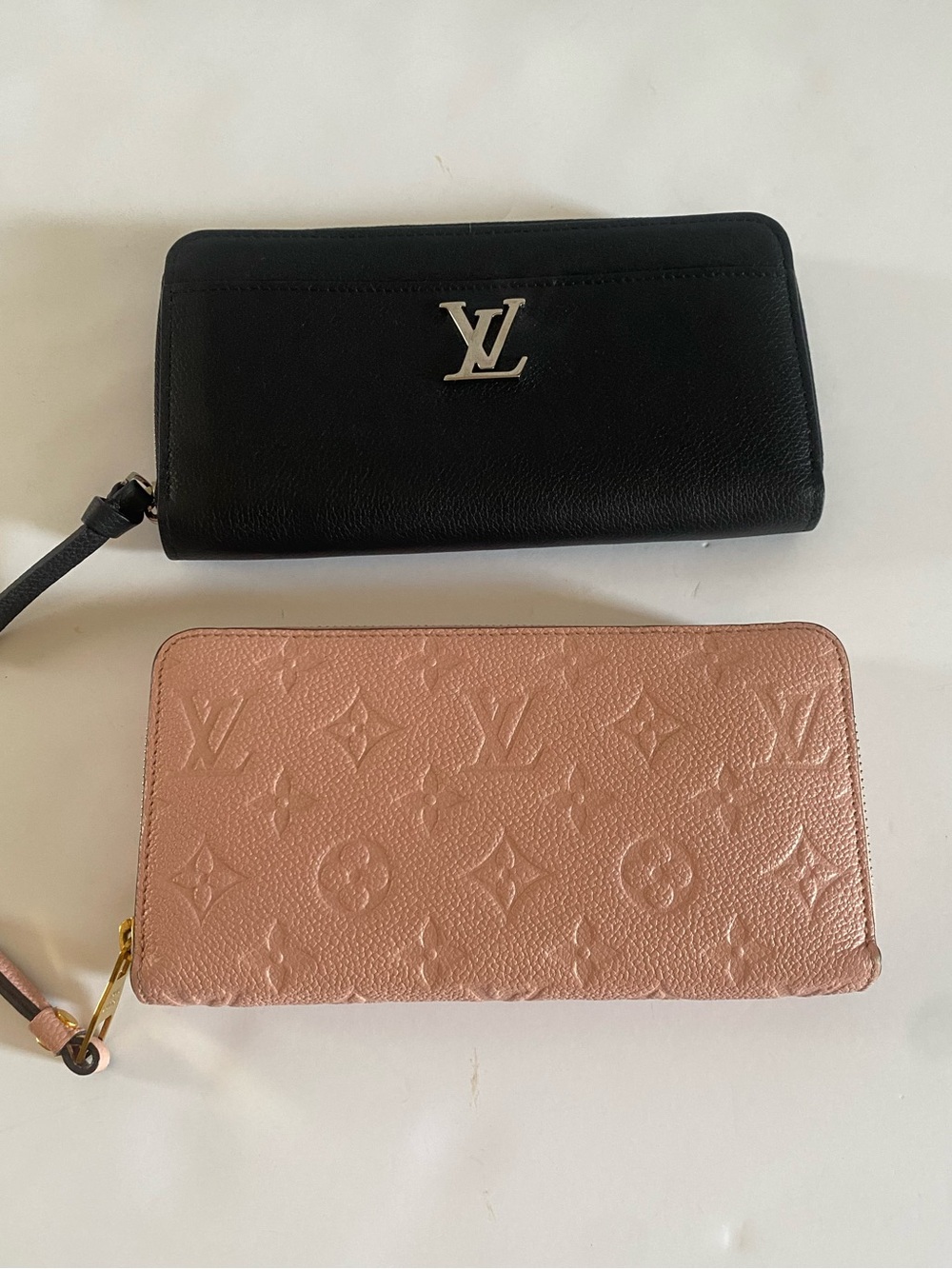 Louis Vuitton zippy wallets x 2